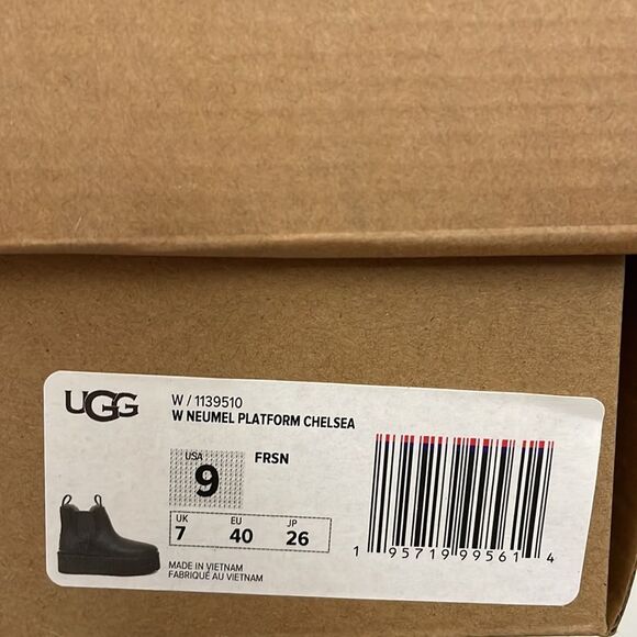 UGG Neumel Platform Chelsea Boots Forest Night Women Size 9 - Picture 13 of 15
